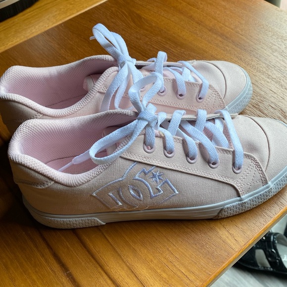 DC CANVAS SNEAKERS - Picture 1 of 5